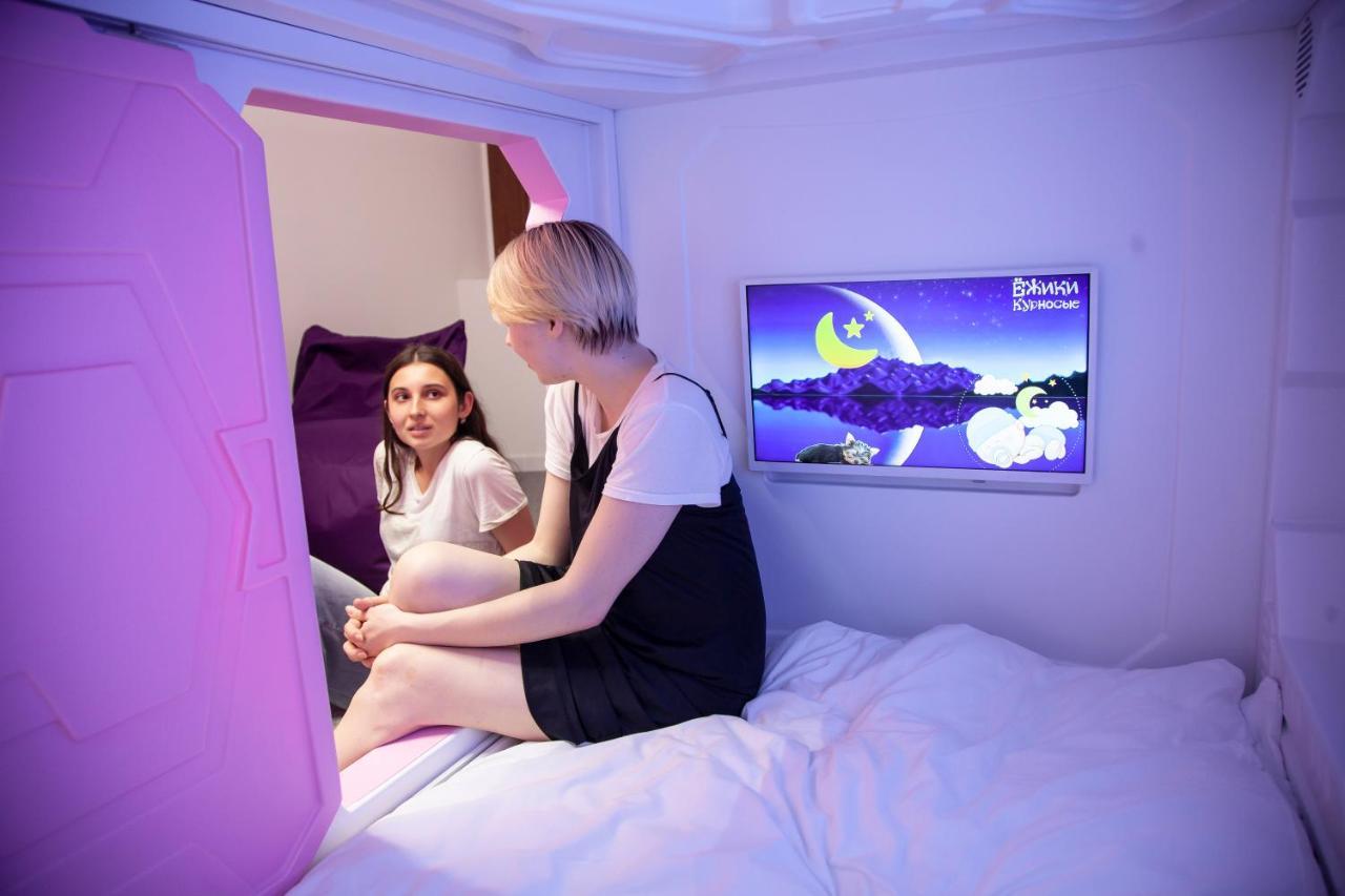 Av-1 Capsule Hotel Kiev Exteriör bild